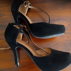 Women's Size 8 Strap heel